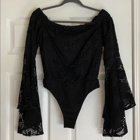 Airlie (REVOLVE) Crochet Off Shoulder Bodysuit - S - Picture 1 of 4